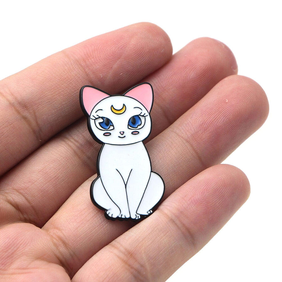 Pin Artemis